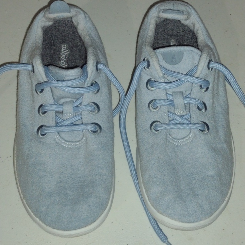 Allbirds Wool Runners Sneakers  light blue shoe Cream Sole women size 9